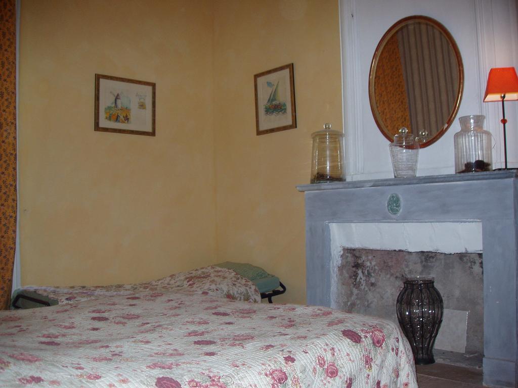 Chateau De La Bastide Goudargues Room photo