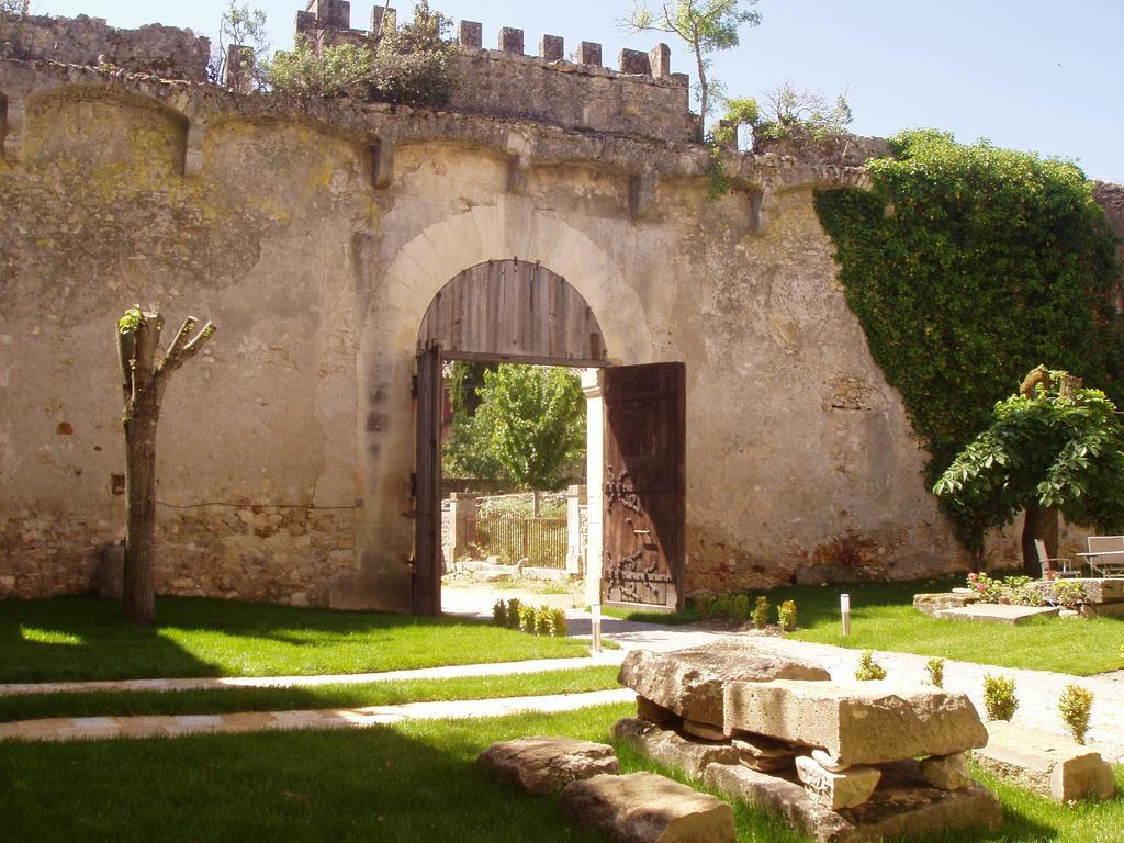 Chateau De La Bastide Goudargues Exterior photo